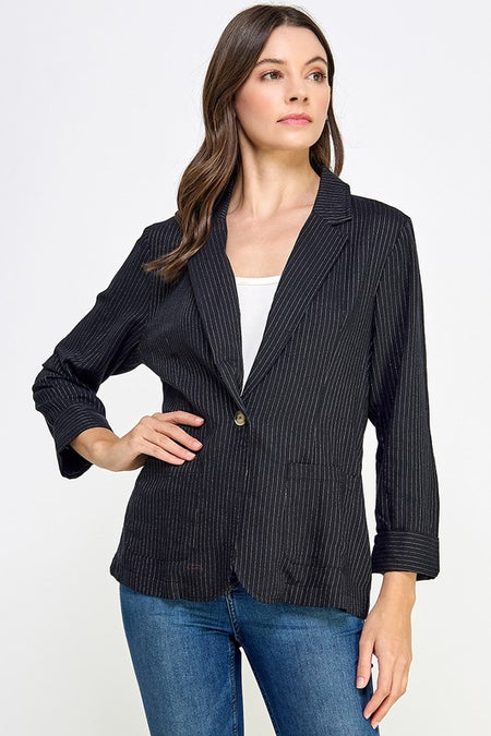 FJ65196_BlackWhite_3021423