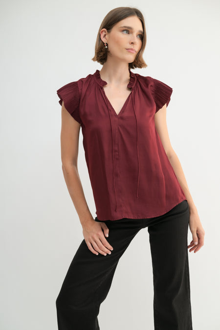 FT66229_MAROON_3221190