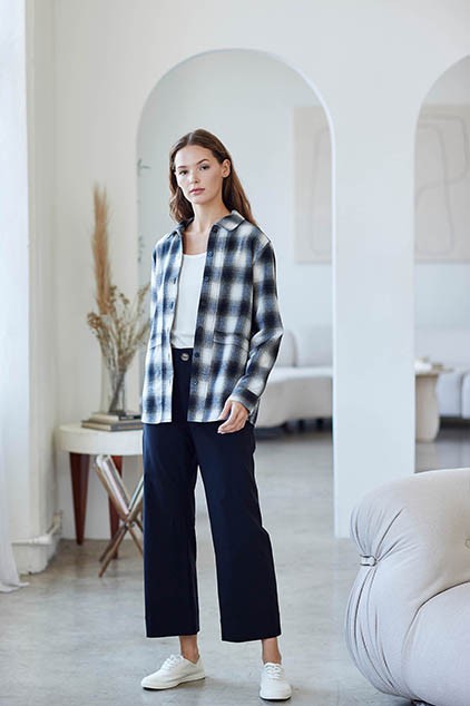 FJ65561_BLACKIVORY_3069664