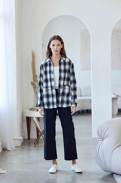 FJ65561_BLACKIVORY_3069665