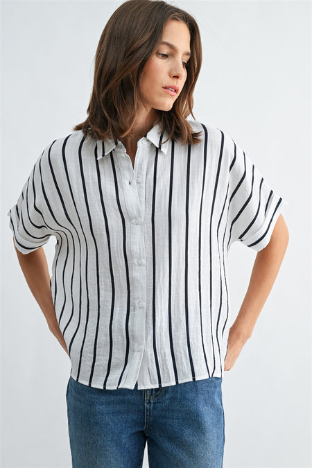 FT69099_WHTNAVY_5390424
