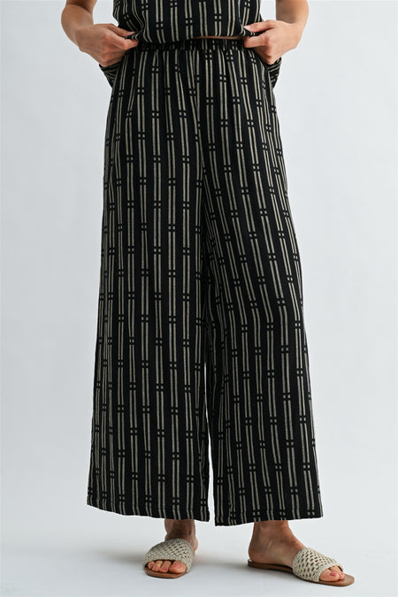 FP69104_Black_5378173