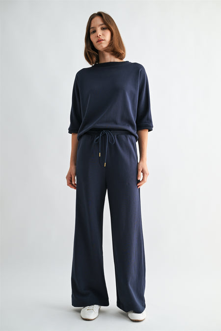 FT68882_Navy_4949258