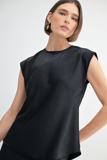 FT68148_Black_3527438